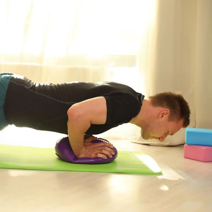 Balancekissen Relaxdays Ø 33cm, Rot, Orthopädisches Ballsitzkissen – Bild 5