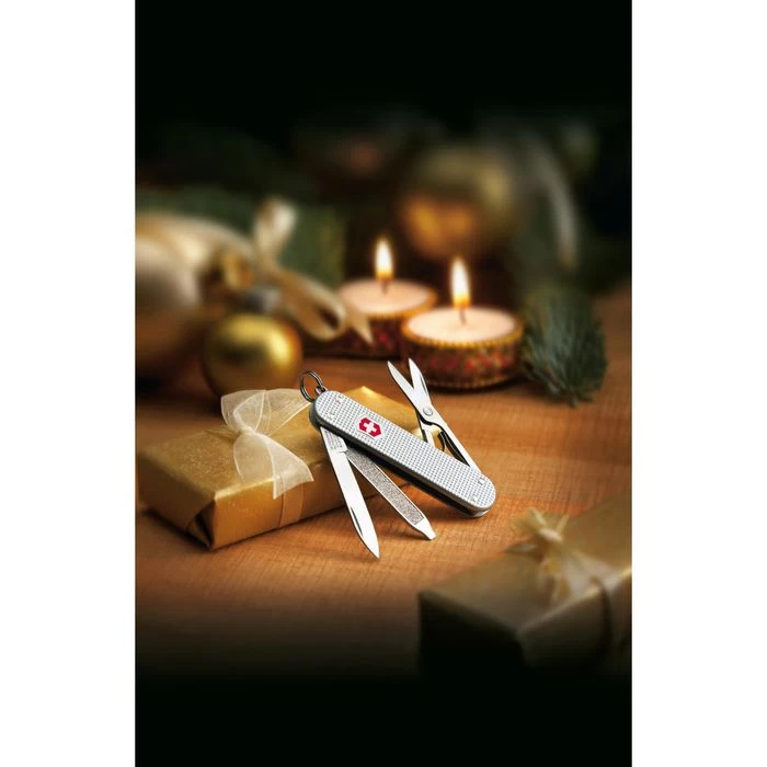 Victorinox Taschenmesser Classic Alox 0.6221.26, Silber, 5 Funktionen – Bild 3