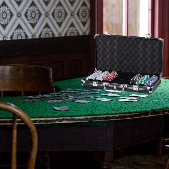 Relaxdays Pokerkoffer 300 Chips Ohne Wert, Alu-Koffer, Schwarz, Abschließbar, 2 Decks – Bild 4