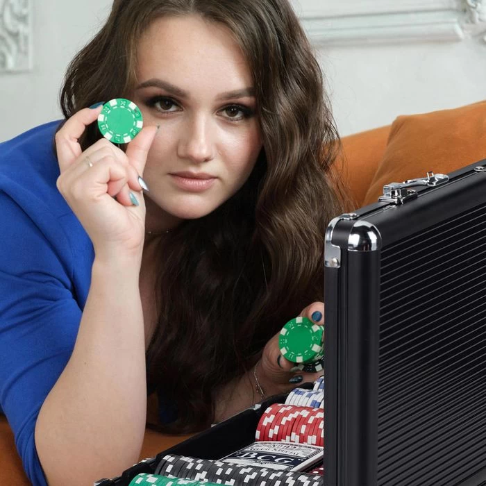 Relaxdays Pokerkoffer 300 Chips Ohne Wert, Alu-Koffer, Schwarz, Abschließbar, 2 Decks – Bild 7